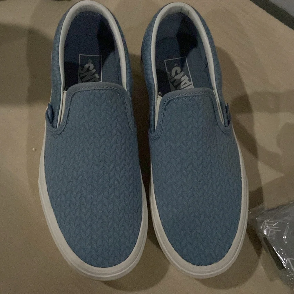 Vans - Picture 2 of 3